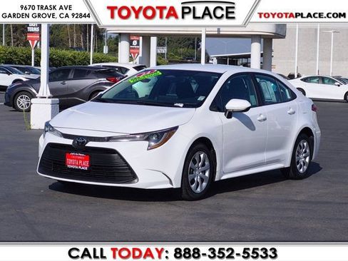 Used 2024 Toyota Corolla LE FWD image 1