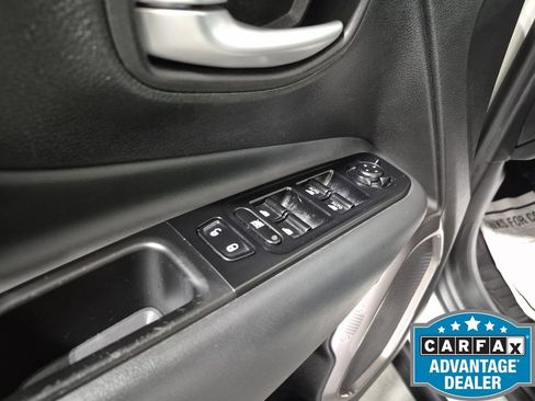 Used 2023 Jeep Renegade Latitude AWD/4WD image 26