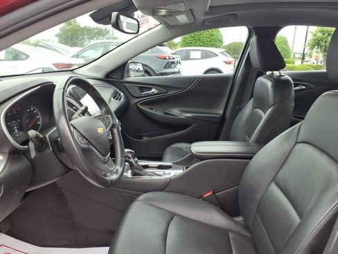 Used 2022 Chevrolet Malibu LT w/ Leather Package FWD image 5