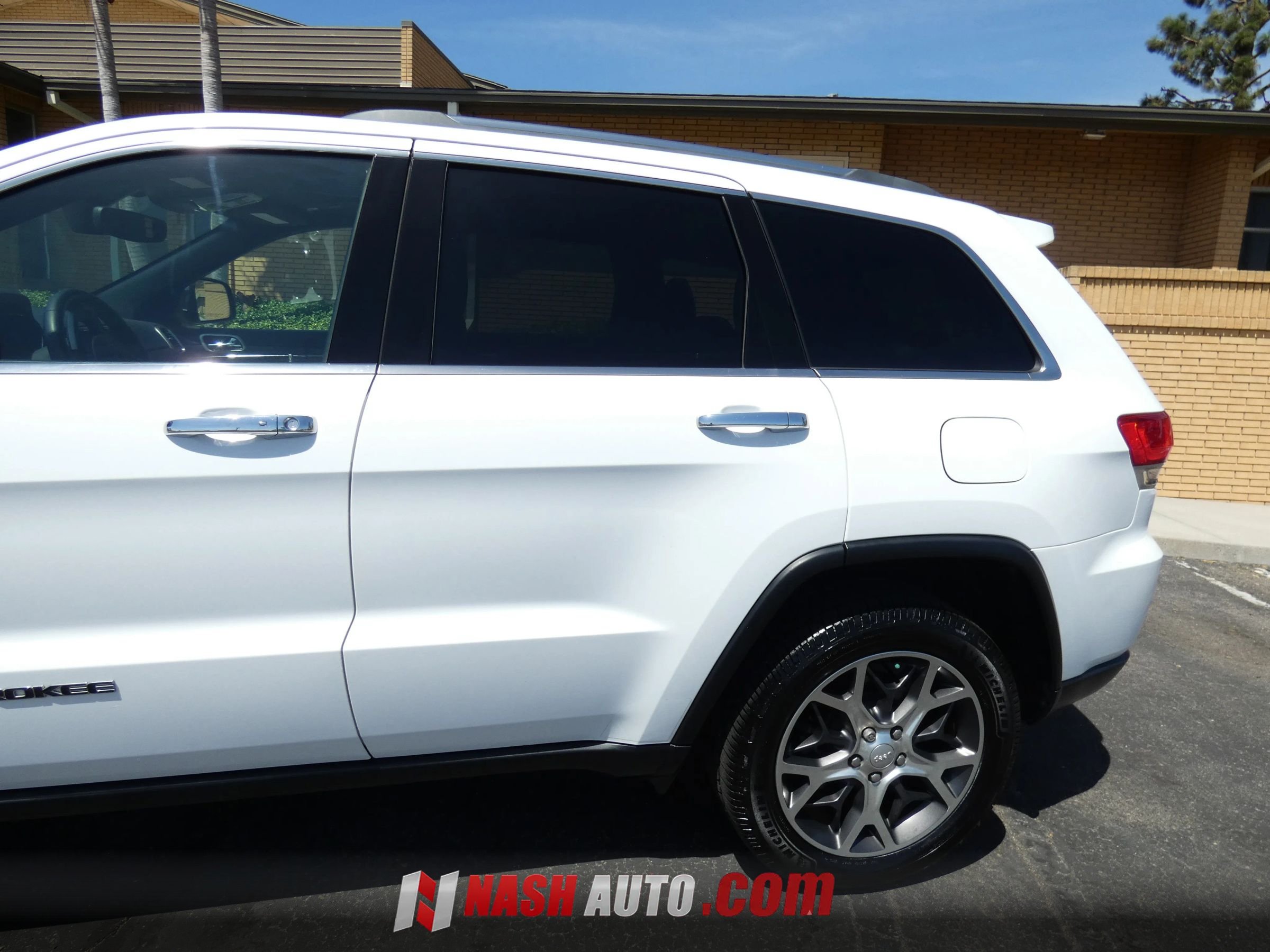 Used 2019 Jeep Grand Cherokee Limited w/ Luxury Group II AWD/4WD image 13