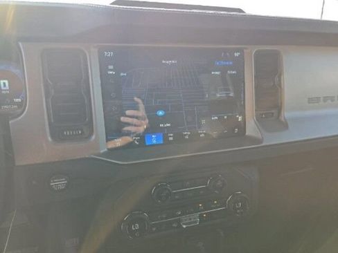 Used 2025 Ford Bronco Outer Banks AWD/4WD image 9