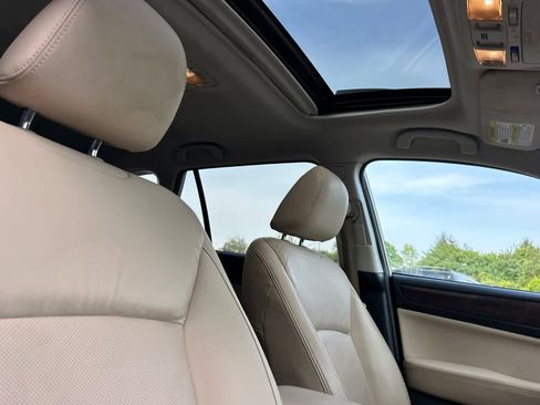Used 2016 Subaru Outback 2.5i Limited AWD/4WD image 17