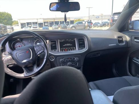 Used 2019 Dodge Charger Scat Pack RWD image 12