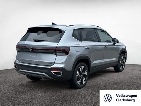 New 2025 Volkswagen Taos SE image 5