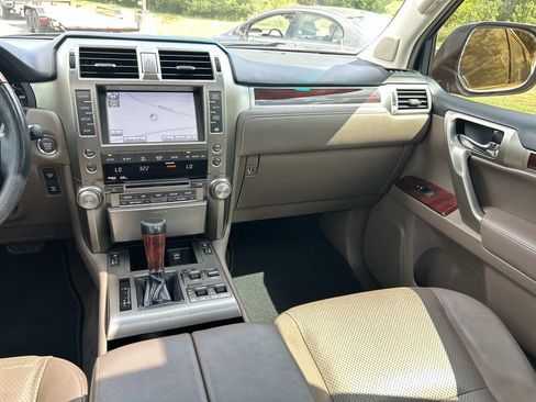 Used 2011 Lexus GX 460 Premium AWD/4WD image 22