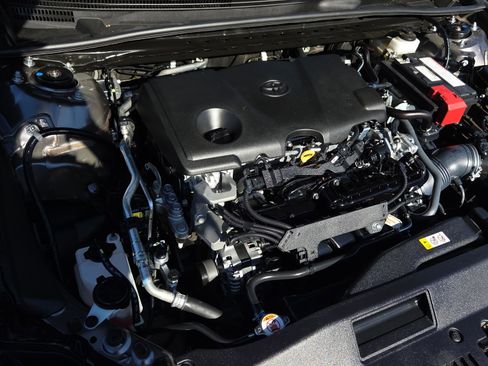 Used 2024 Toyota Camry SE image 28