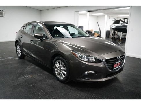 Used 2014 MAZDA MAZDA3 i Grand Touring image 9