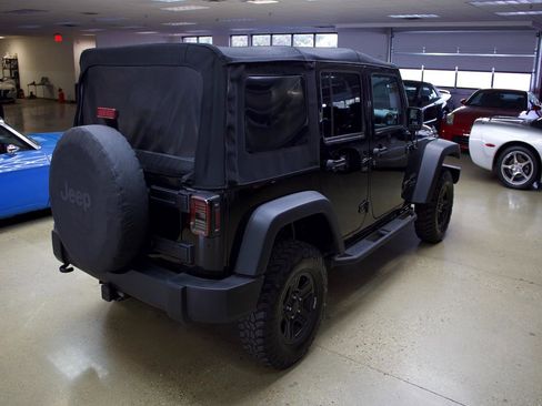 Used 2018 Jeep Wrangler Unlimited Sport w/ Connectivity Group AWD/4WD image 22