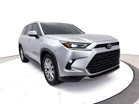 Used 2024 Toyota Grand Highlander FWD image 13
