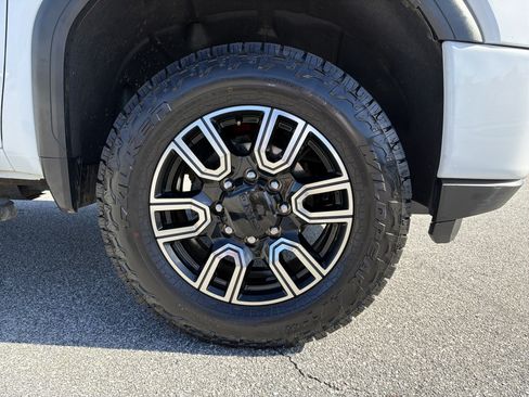 Used 2020 GMC Sierra 2500 AT4 w/ AT4 Premium Package image 12