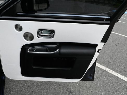 Used 2018 Rolls-Royce Ghost RWD image 58