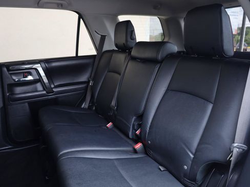 Used 2019 Toyota 4Runner TRD Off-Road Premium AWD/4WD image 18