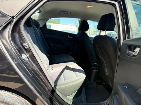 Used 2021 Hyundai Accent SE FWD image 29