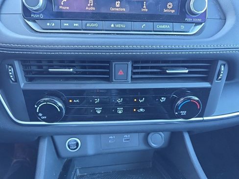 Used 2023 Nissan Rogue S image 24