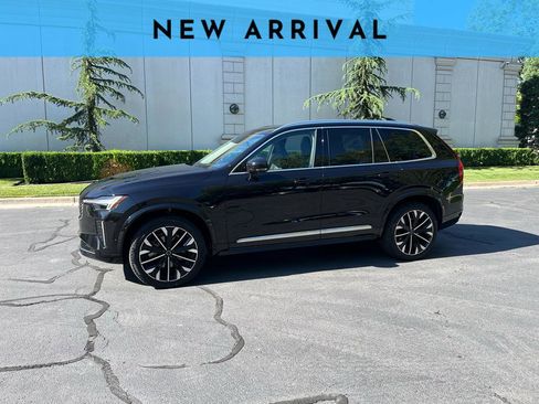 Used 2025 Volvo XC90 B6 Plus AWD/4WD image 1