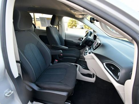 Used 2024 Chrysler Voyager LX FWD image 18