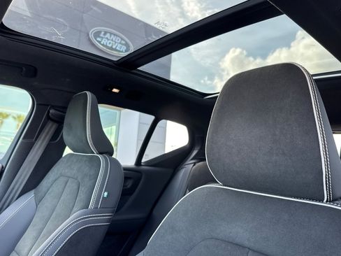 Used 2023 Volvo XC40 Recharge Ultimate AWD/4WD image 18