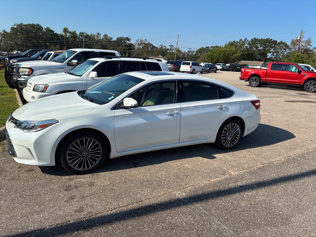Used 2016 Toyota Avalon Limited w/ Toyota Safety Sense Package FWD image 2