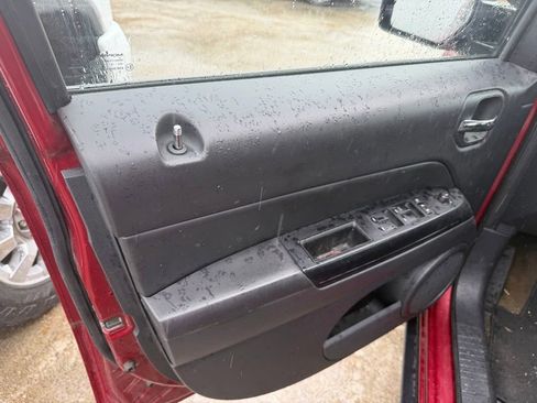 Used 2016 Jeep Patriot Latitude FWD image 7