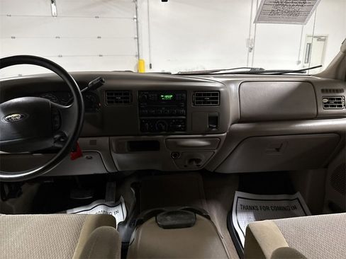 Used 2004 Ford F250 XL image 10