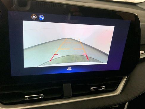 Used 2026 Chevrolet Equinox LT FWD image 22