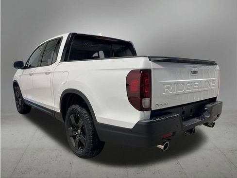 New 2026 Honda Ridgeline Black Edition image 3