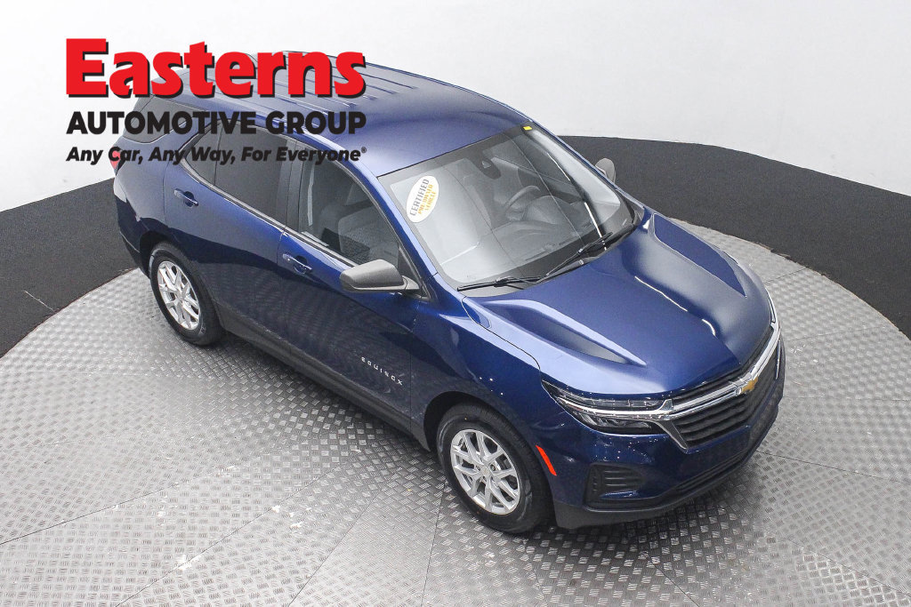 Used 2022 Chevrolet Equinox LS w/ LS Convenience Package AWD/4WD image 4