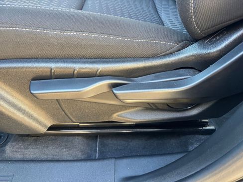 Used 2025 Chevrolet Equinox LT image 23