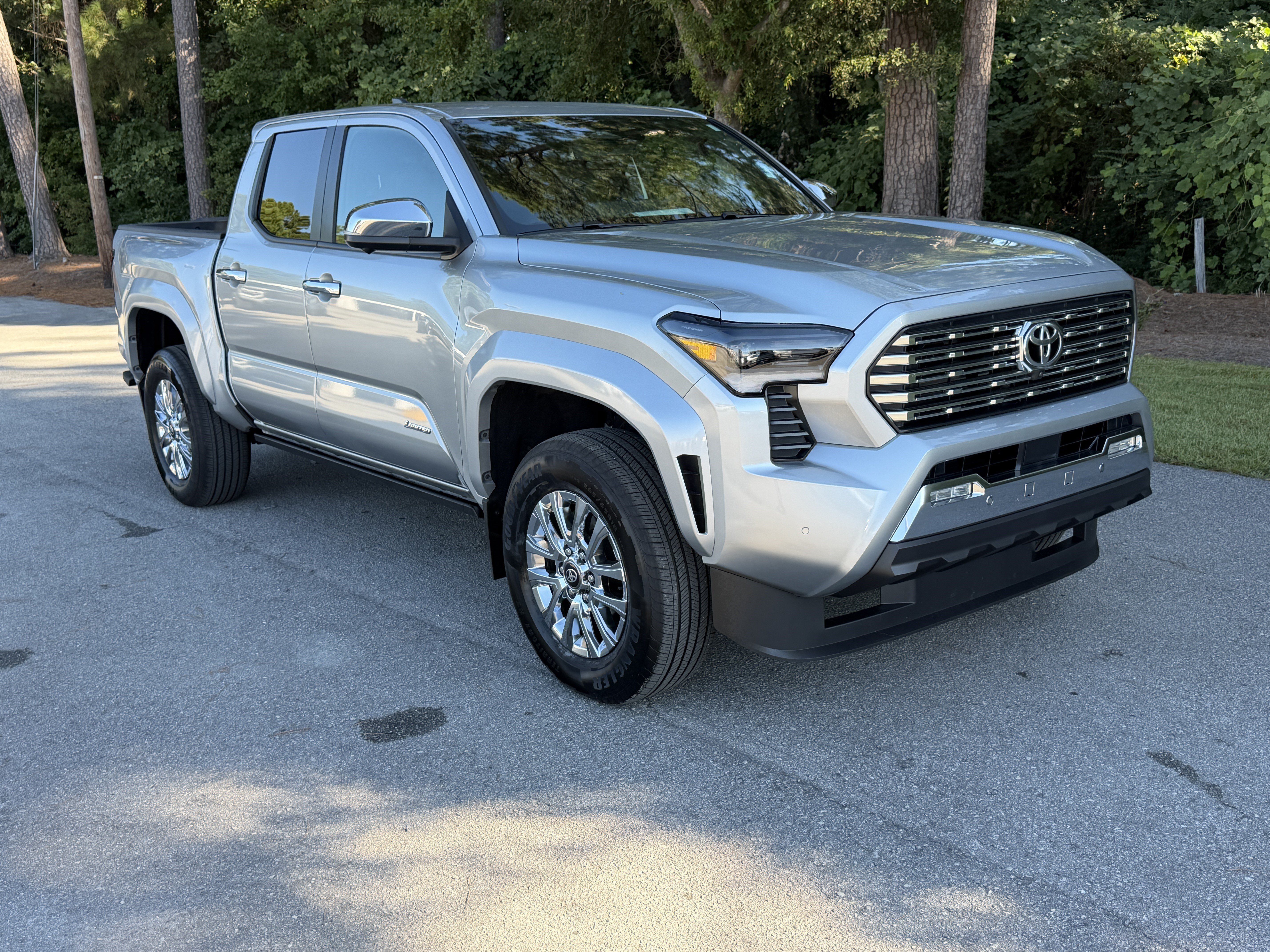 Used 2026 Toyota Tacoma Limited AWD/4WD image 10