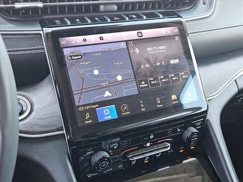 Used 2023 Jeep Grand Cherokee Limited image 19