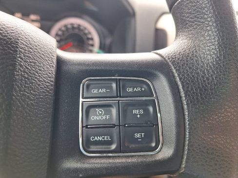 Used 2020 RAM 1500 Classic SLT AWD/4WD image 14