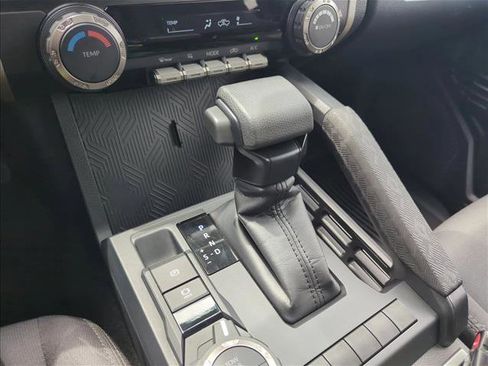 Used 2025 Toyota Tacoma SR5 AWD/4WD image 7