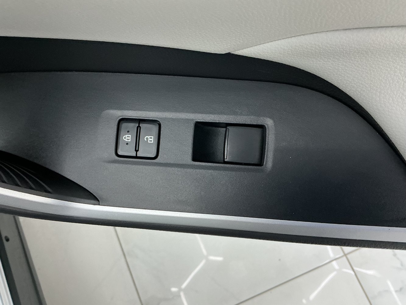 Used 2020 Toyota RAV4 XLE FWD image 39