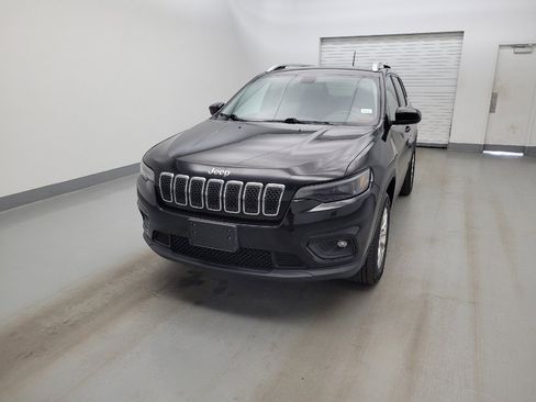 Used 2019 Jeep Cherokee Latitude w/ Cold Weather Group AWD/4WD image 15