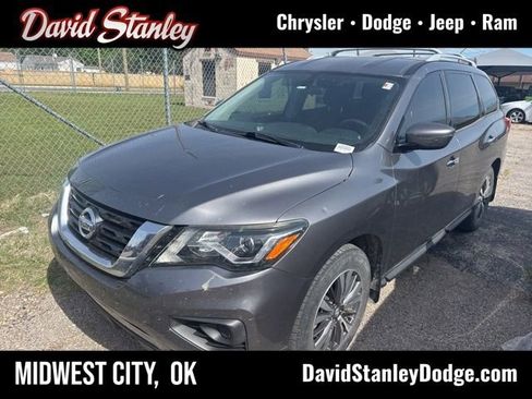 Used 2019 Nissan Pathfinder S FWD image 1