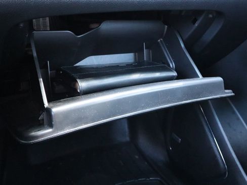 Used 2018 GMC Yukon Denali image 38