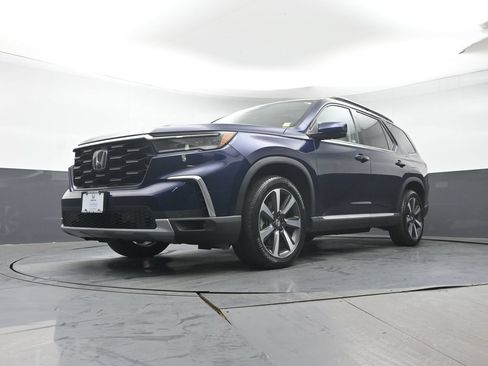 Certified 2024 Honda Pilot Touring image 32