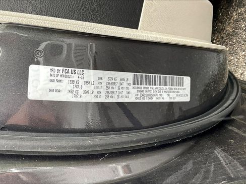 Used 2017 Chrysler Pacifica Touring-L FWD image 7