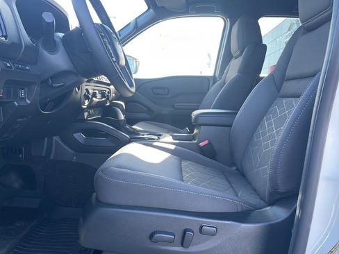 New 2026 Nissan Frontier SV image 10