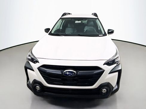 Used 2023 Subaru Outback Premium AWD/4WD image 2