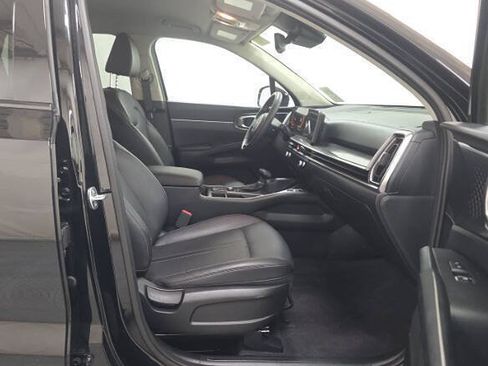 Used 2025 Kia Sorento EX AWD/4WD image 9