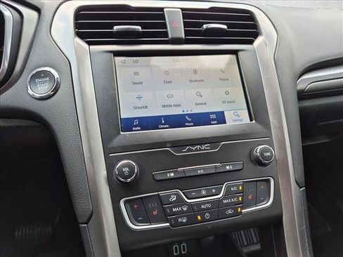 Used 2020 Ford Fusion SE AWD/4WD image 14
