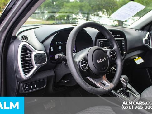 Used 2025 Kia Soul LX w/ LX Technology Package FWD image 22