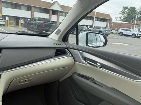 Certified 2024 Cadillac XT5 Premium Luxury AWD/4WD image 31