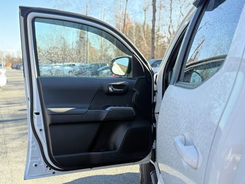 Used 2023 Toyota Tacoma TRD Off-Road w/ Technology Package image 22