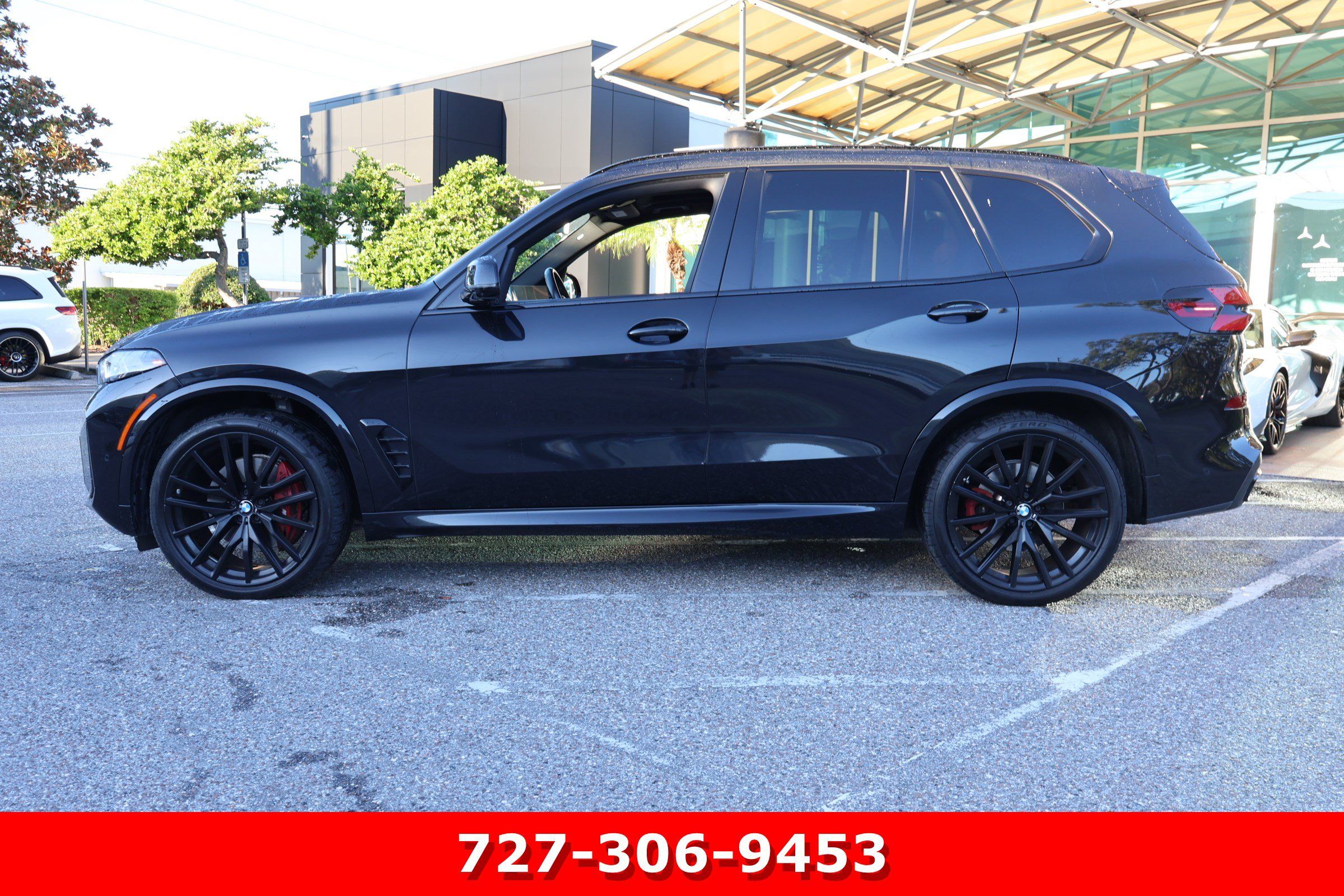 Used 2024 BMW X5 xDrive40i w/ M Sport Package AWD/4WD image 6