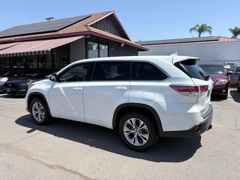 Used 2016 Toyota Highlander LE FWD image 12