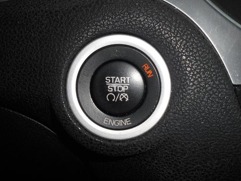 Used 2015 Chrysler 300 C w/ Light Group image 14