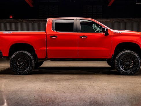 Used 2022 Chevrolet Silverado 1500 LT Trail Boss w/ LT Trail Boss Premium Package image 11