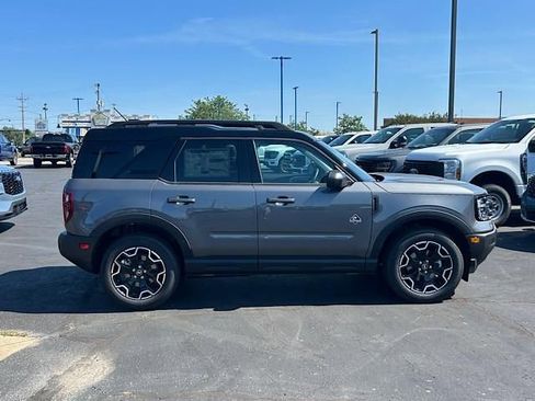 Used 2025 Ford Bronco Sport Outer Banks image 12